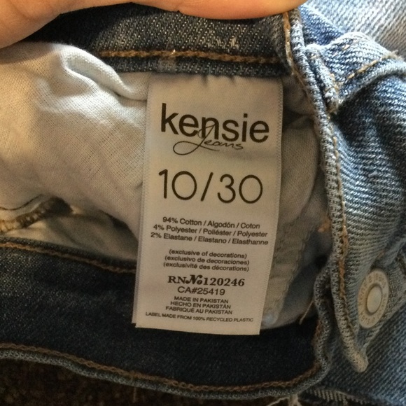 White wash Kensie jeans. - Picture 3 of 3